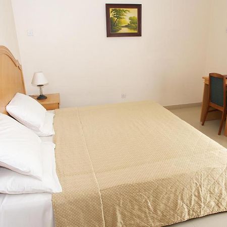 Nuzha Hotel Apartments Маскат Экстерьер фото