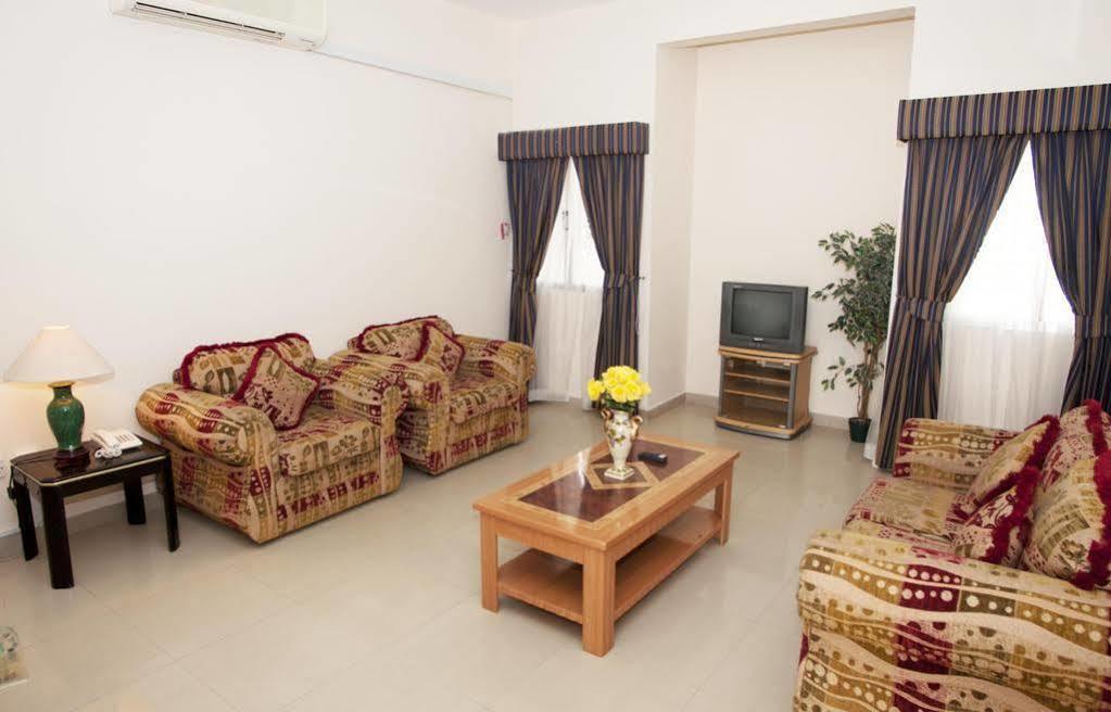 Nuzha Hotel Apartments Маскат Экстерьер фото